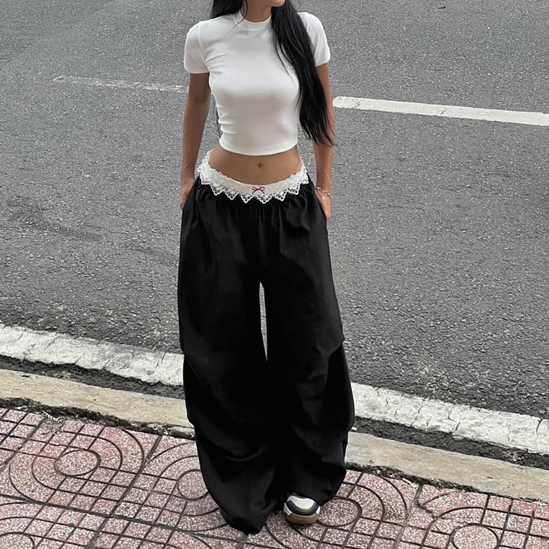 タックワイドパンツ 黒レース装飾 ローライズワイドパンツ