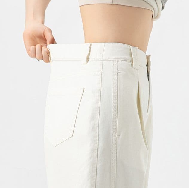 タックワイドパンツ 上品なストレートシルエットパンツ
