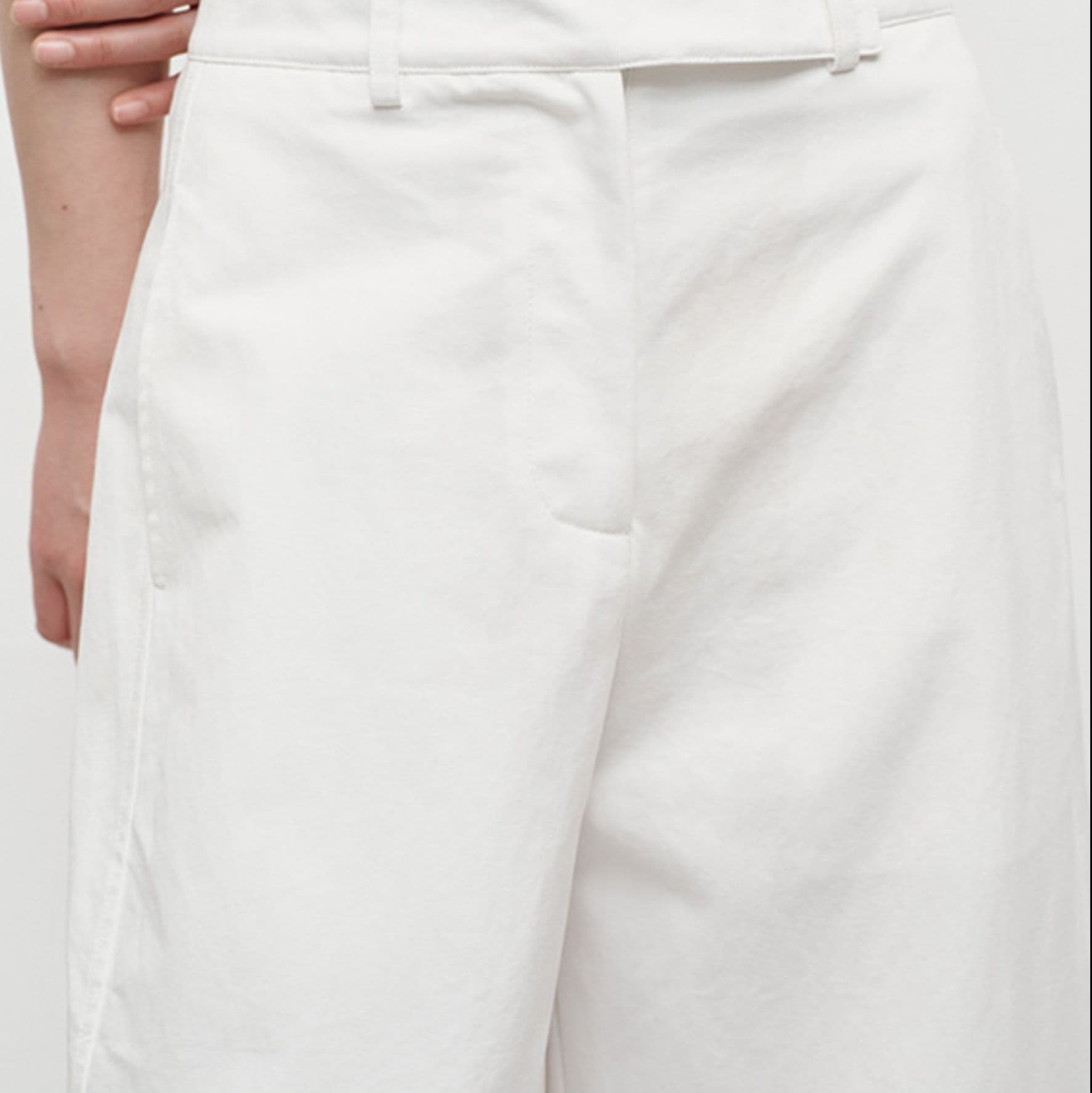 タックワイドパンツ すっきりとした美シルエットパンツ