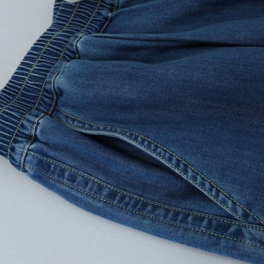 タックワイドパンツ 流れる余裕 タック仕立てデニム