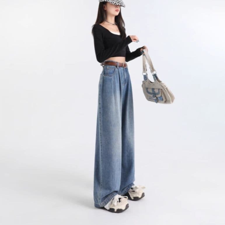 タックワイドパンツ ゆったり流れるタックシルエットデニム