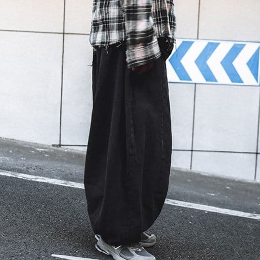 タックワイドパンツ ゆったり立体感デニムタックパンツ