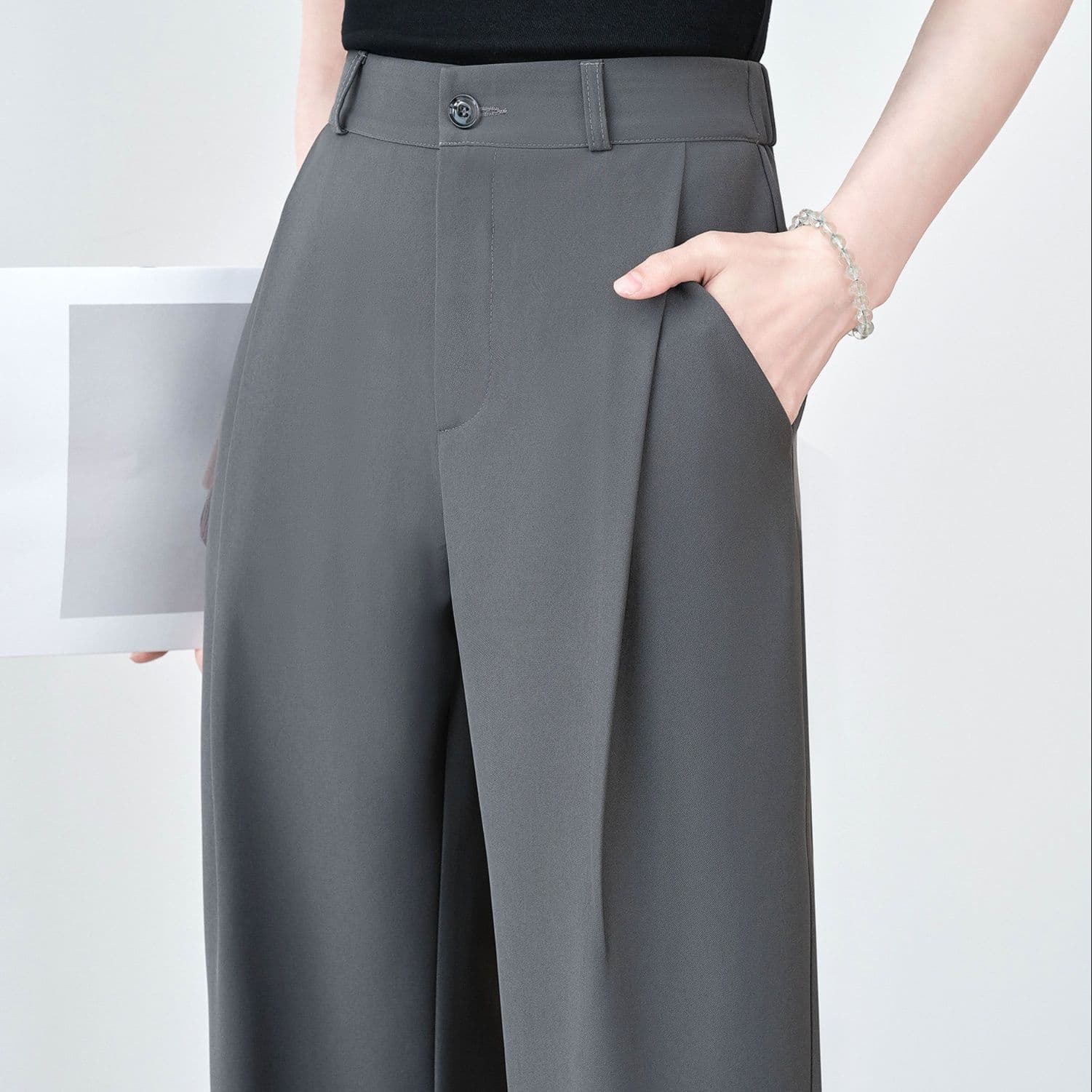タックワイドパンツ 上質感あふれる美シルエットパンツ