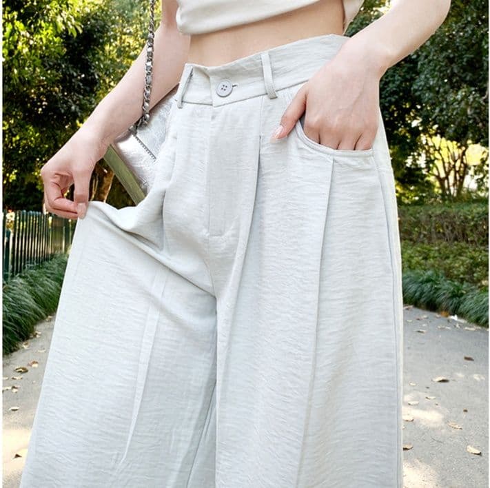 タックワイドパンツ 優美なフレアシルエットパンツ
