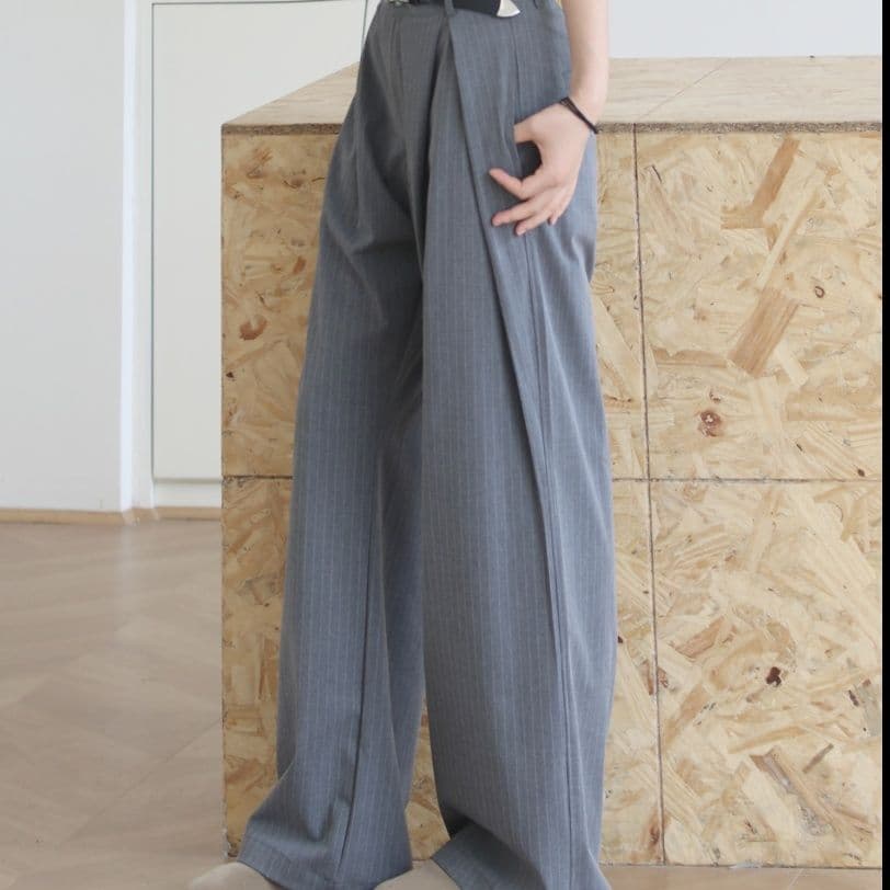タックワイドパンツ 優雅な縦ラインストライプタック