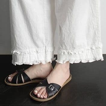 タックワイドパンツ 裾フリル ゆったりタック入りパンツ