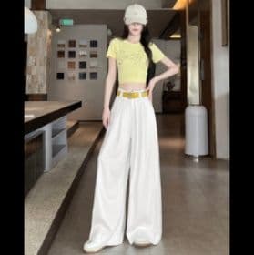 タックワイドパンツ 優雅さ漂うロングフレアパンツ