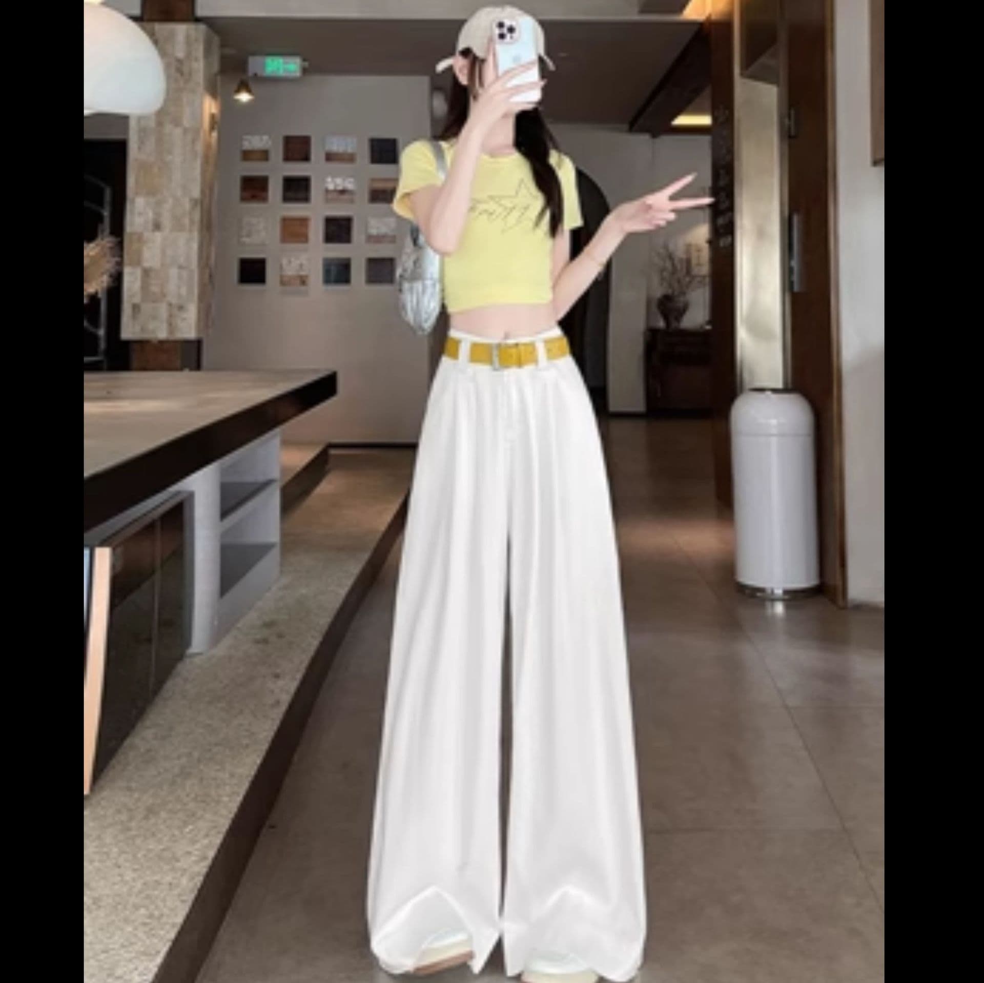 タックワイドパンツ 優雅さ漂うロングフレアパンツ