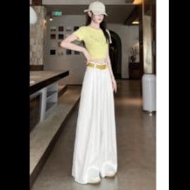 タックワイドパンツ 優雅さ漂うロングフレアパンツ