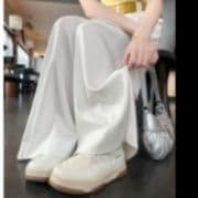 タックワイドパンツ 優雅さ漂うロングフレアパンツ
