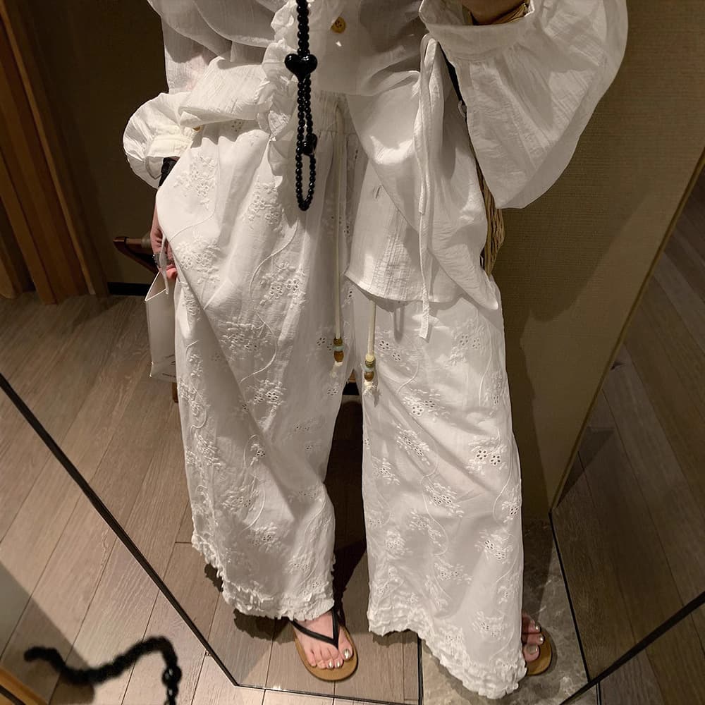 タックワイドパンツ 花刺繍フリルタックワイドパンツ