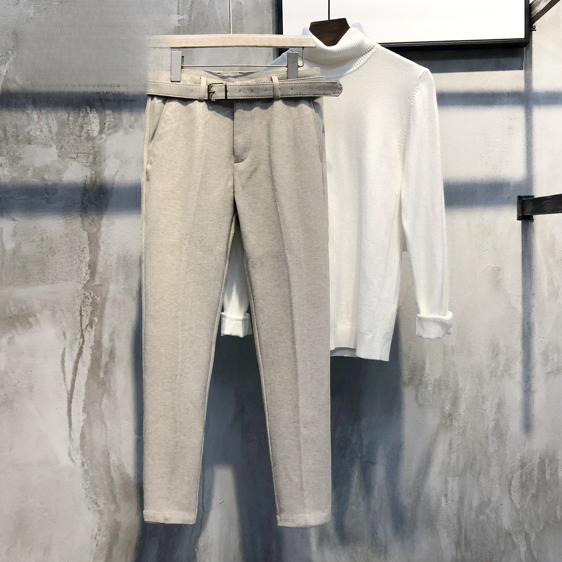 タックワイドパンツ しなやかウォームストレートパンツ