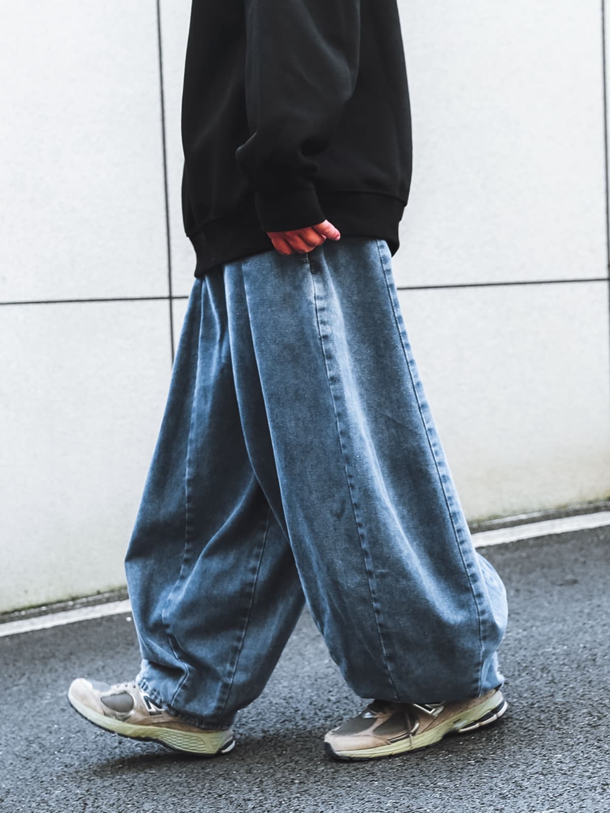 タックワイドパンツ ゆったり立体感デニムタックパンツ