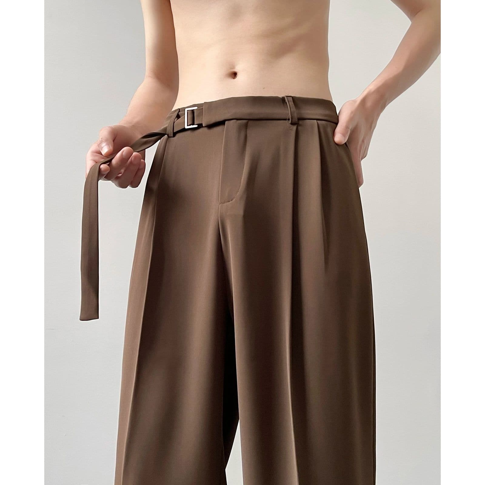タックワイドパンツ 大人の風格漂うリラックスワイドパンツ