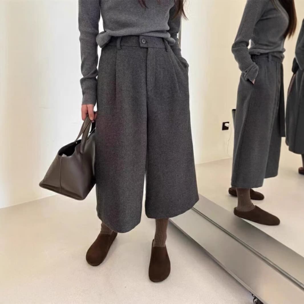 タックワイドパンツ 上質なゆとりのタックパンツ