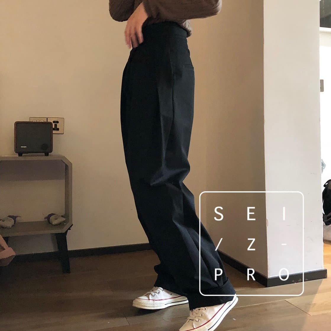 タックワイドパンツ ゆったりタック入りストレッチパンツ