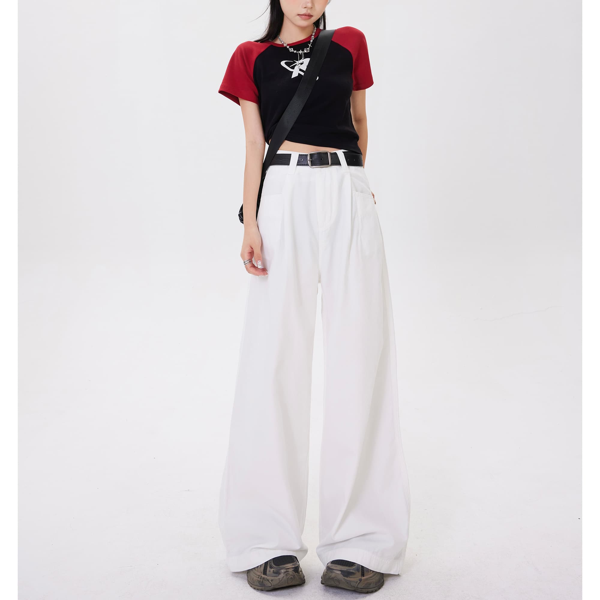 タックワイドパンツ ゆったりシルエットタックワイドパンツ