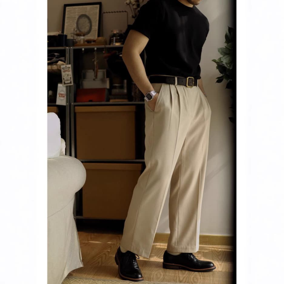 タックワイドパンツ すっきりとしたシルエットの上質パンツ