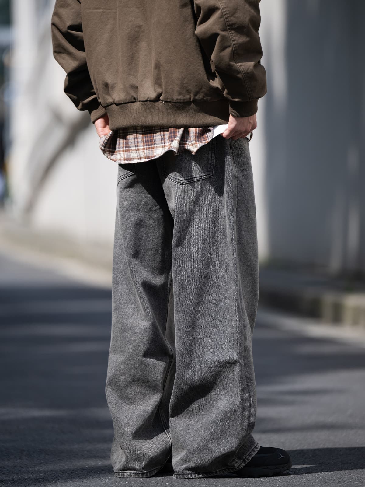 タックワイドパンツ ゆったりくつろぎデニムタック
