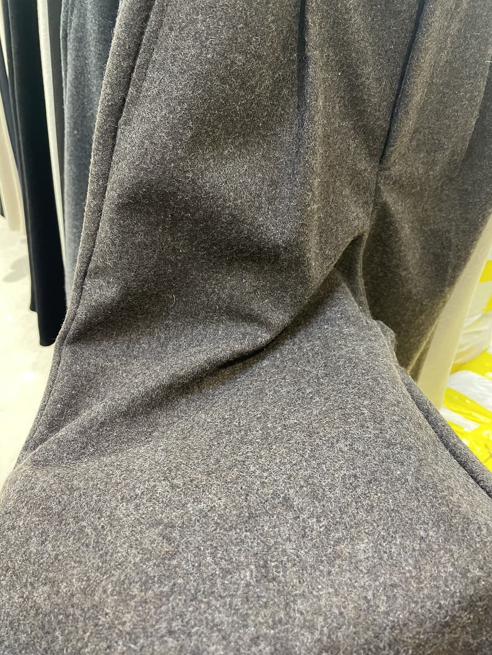 タックワイドパンツ 上質なゆとりのタックパンツ