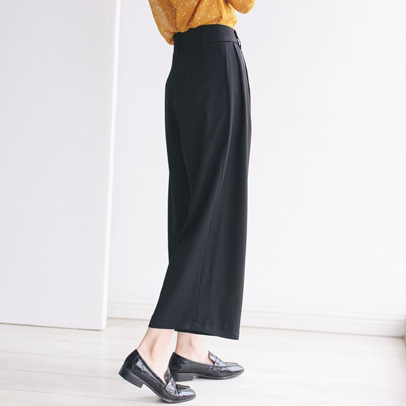 タックワイドパンツ タックワイドパンツ 上品なたたずまい ゆったりタック入りパンツ