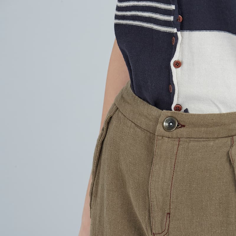 タックワイドパンツ リネン素材のゆったりタックワイドパンツ