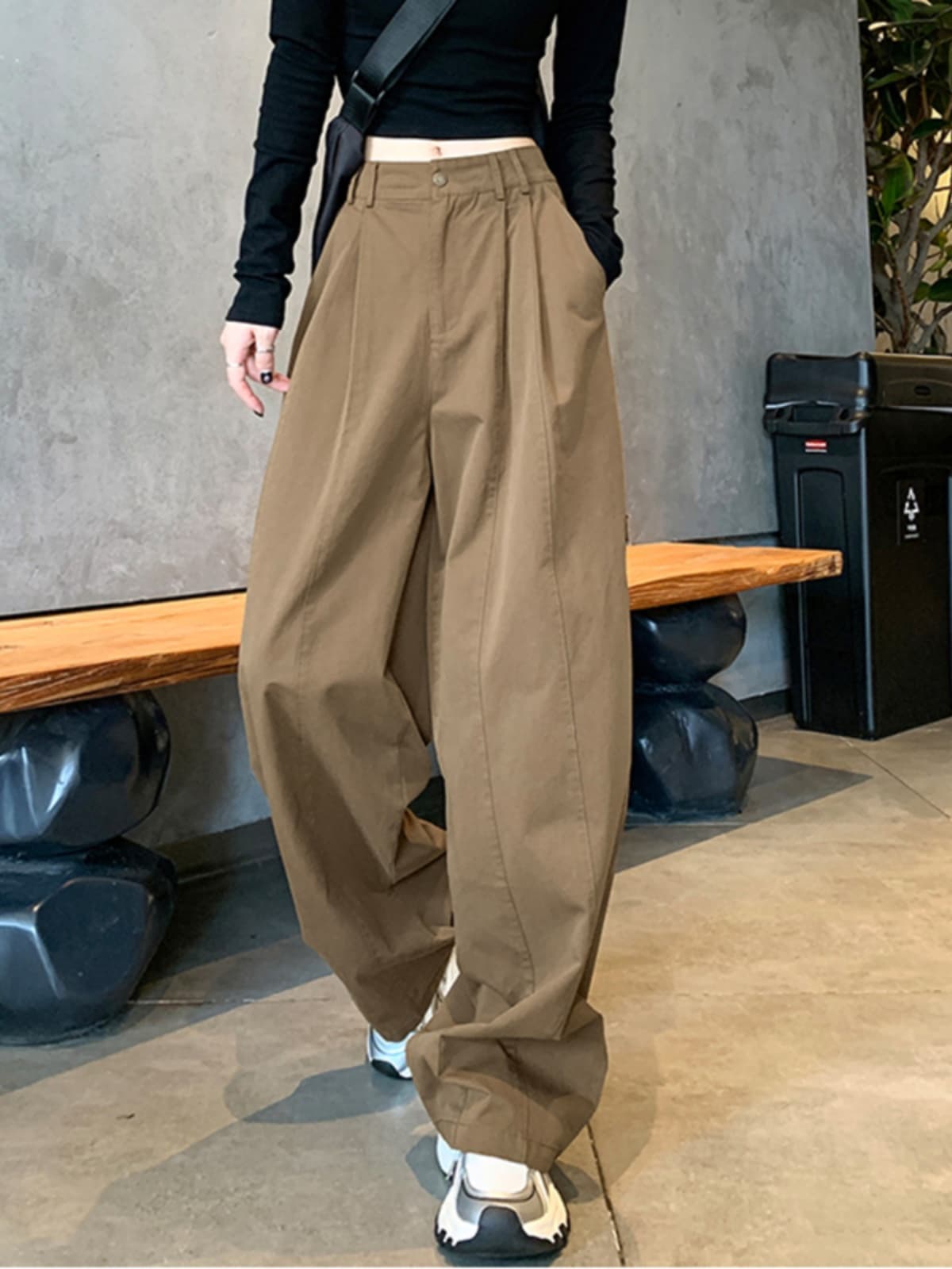 タックワイドパンツ ドレープフォルムタックワイドパンツ