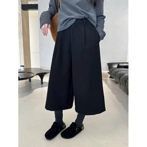 タックワイドパンツ 上質なゆとりのタックパンツ