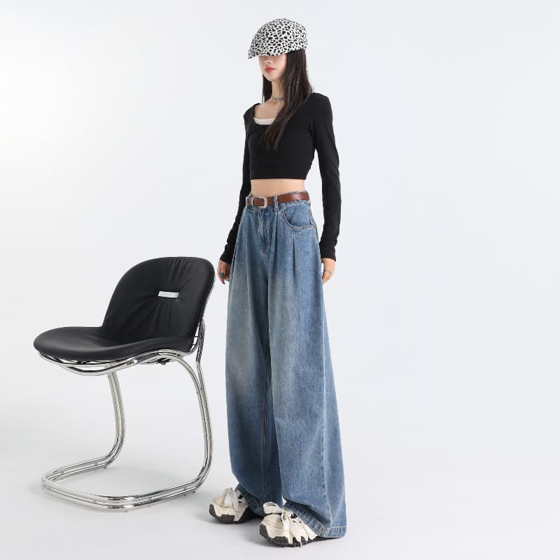 タックワイドパンツ ゆったり流れるタックシルエットデニム