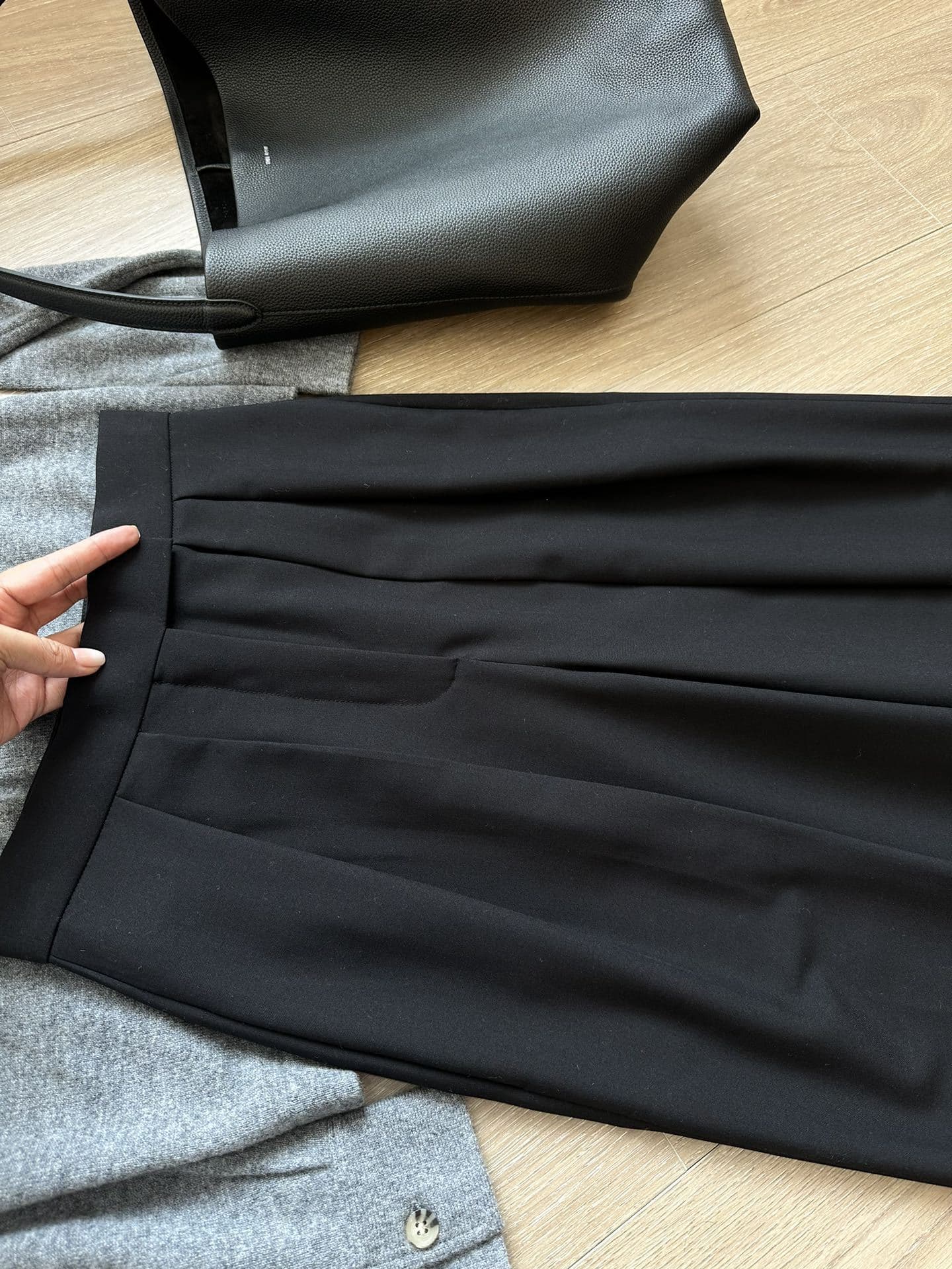 タックワイドパンツ やわらかなストレッチワイドパンツ