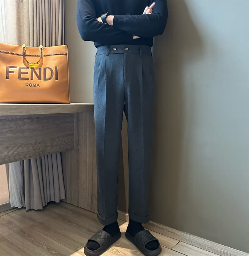 タックワイドパンツ 上質な麻混紡タックワイドパンツ