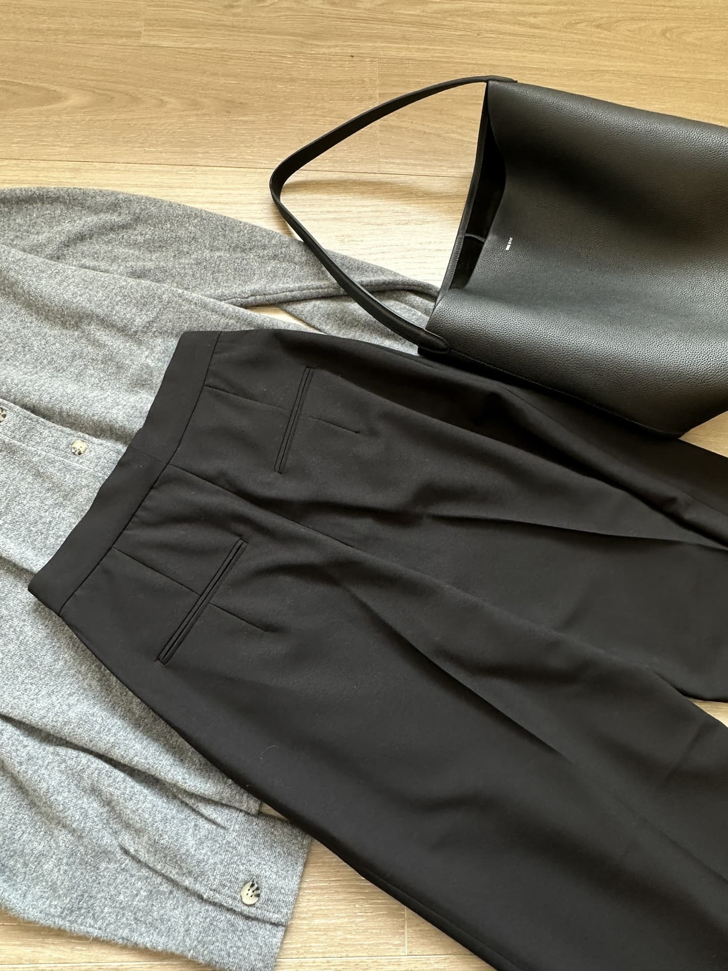 タックワイドパンツ やわらかなストレッチワイドパンツ
