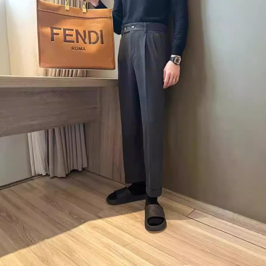 タックワイドパンツ 上質な麻混紡タックワイドパンツ