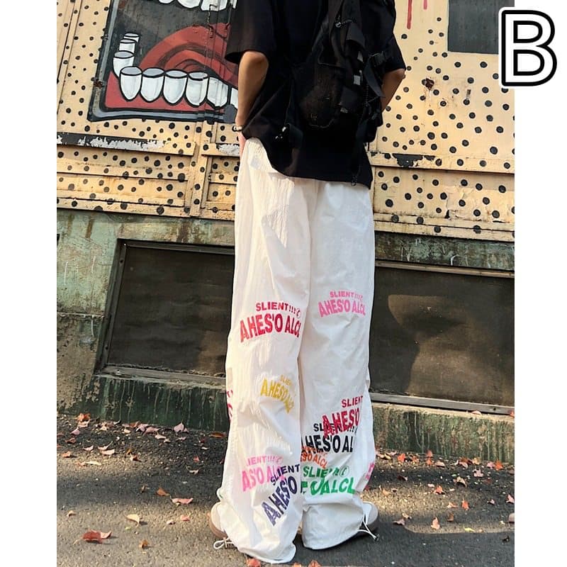 タックワイドパンツ 白トップスに映える プリント入りワイドパンツ 薄手速乾
