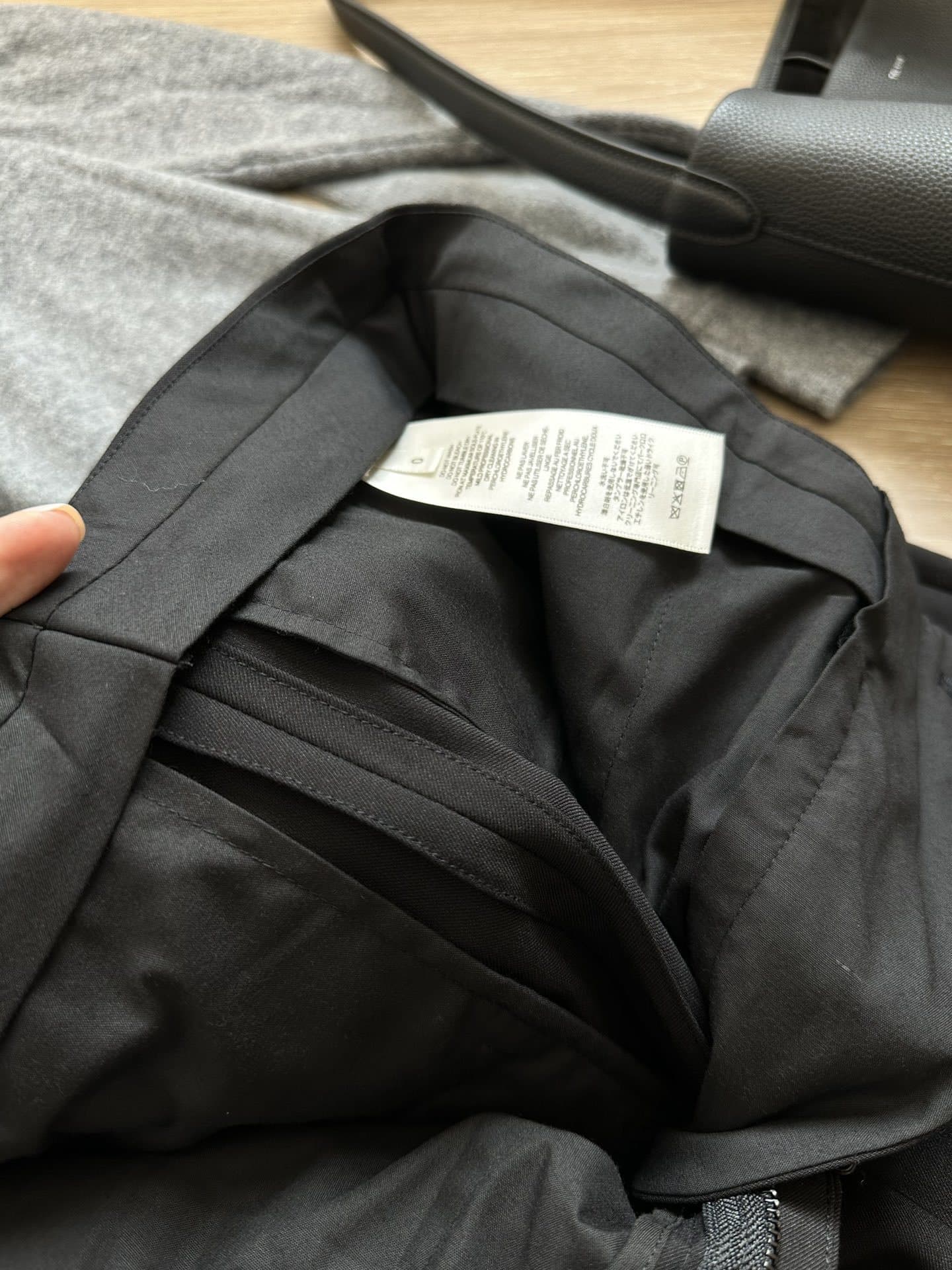タックワイドパンツ やわらかなストレッチワイドパンツ