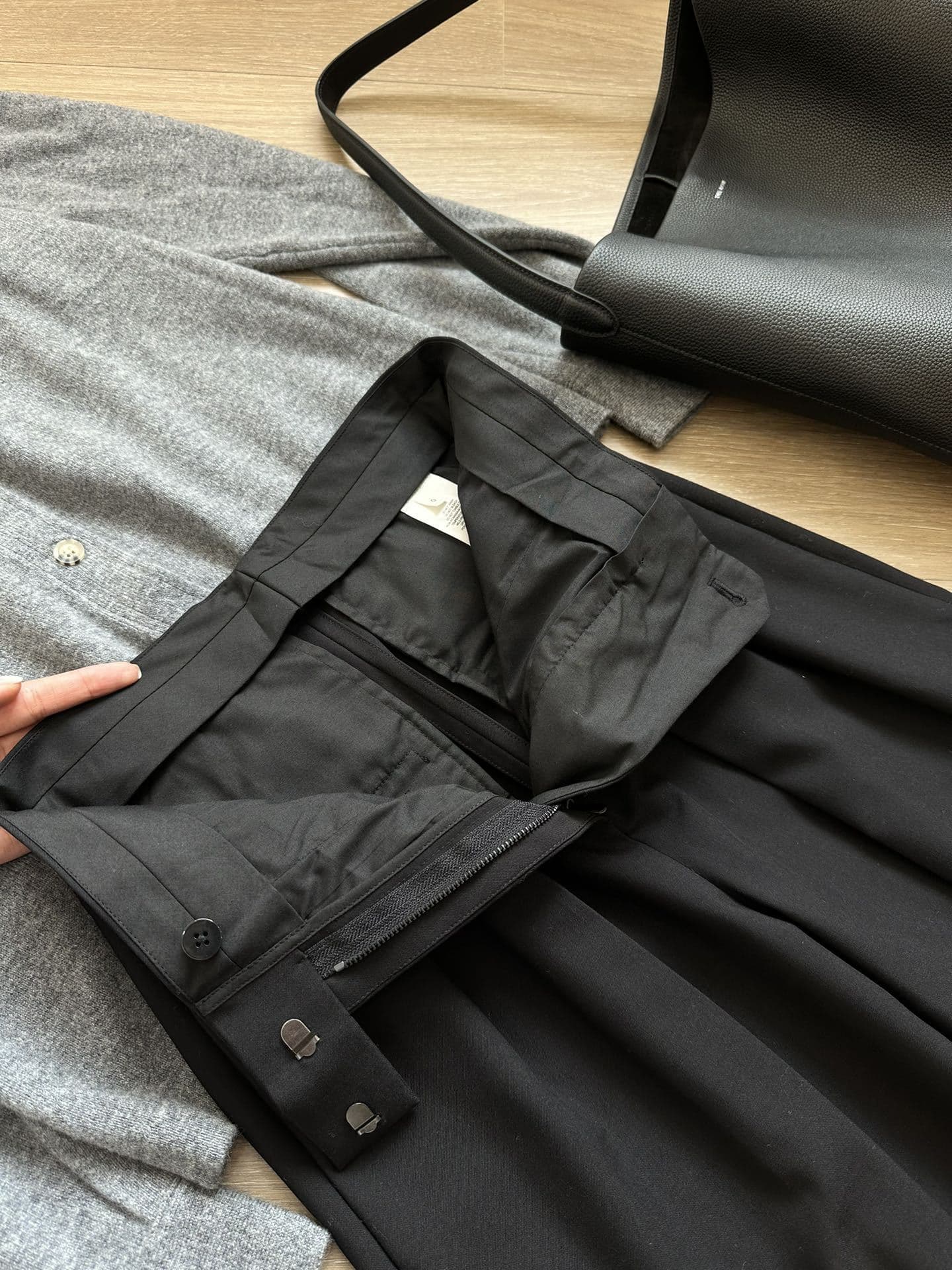 タックワイドパンツ やわらかなストレッチワイドパンツ