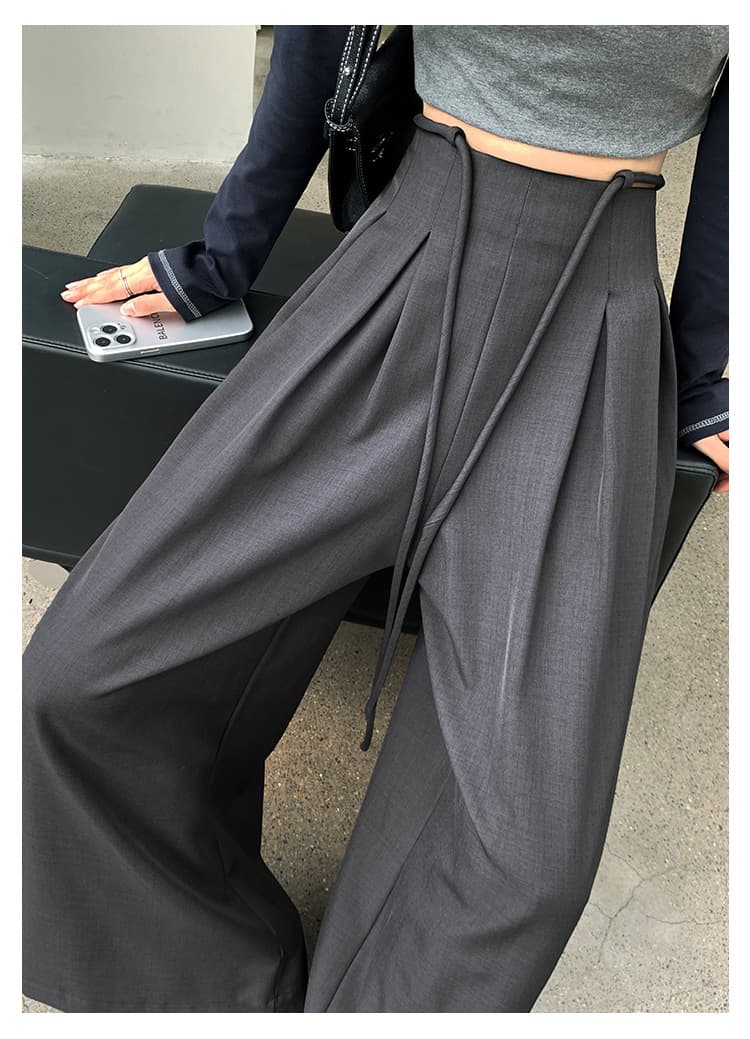 美脚効果抜群タックワイドパンツ